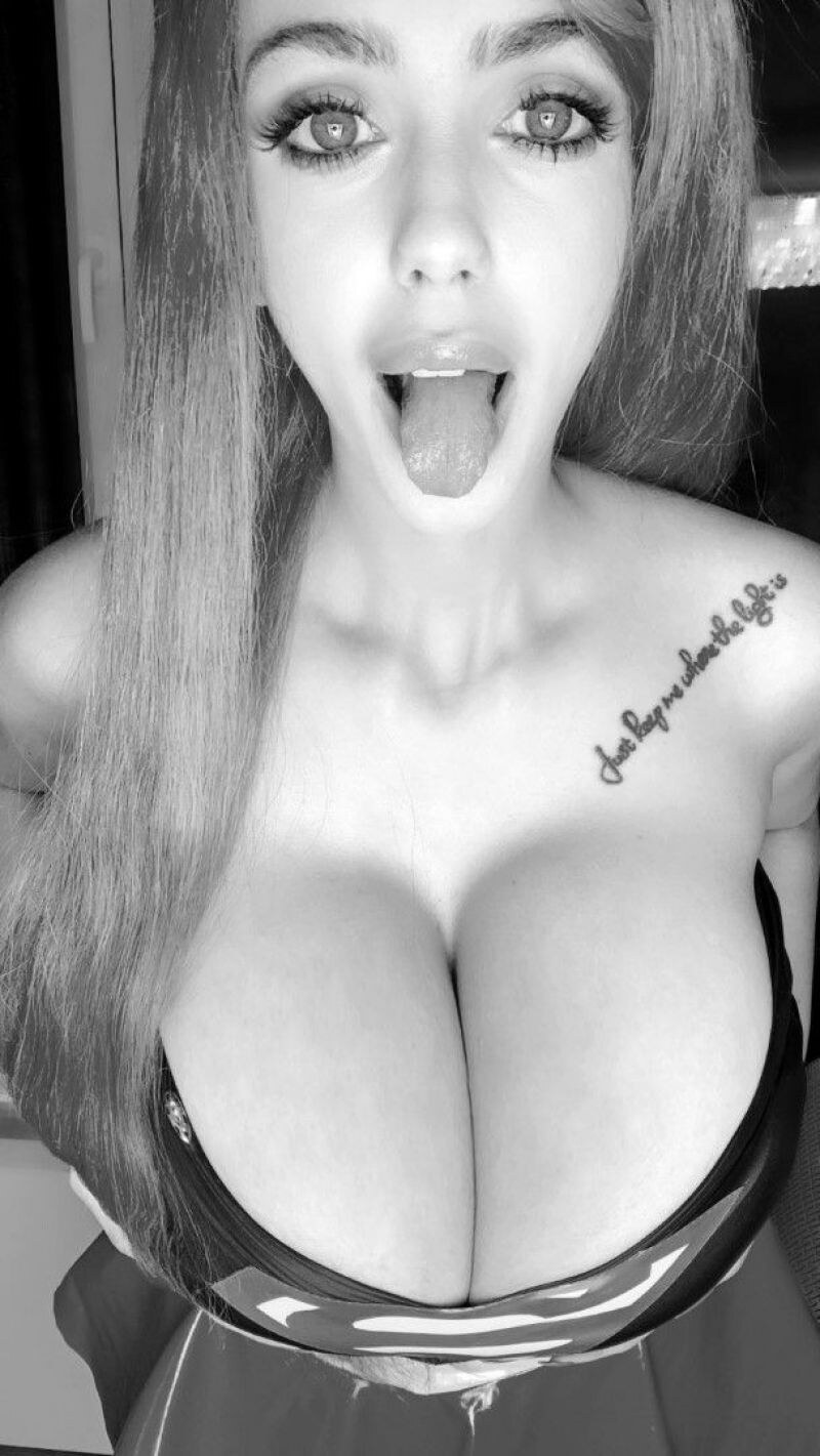 Adriana Alencar Photo #18