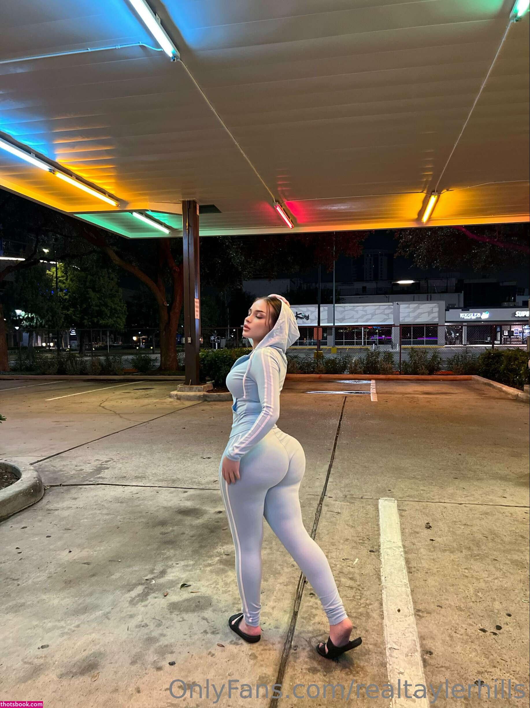 Tayler Hills Photo #11