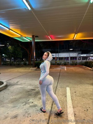 Tayler Hills Photo #11