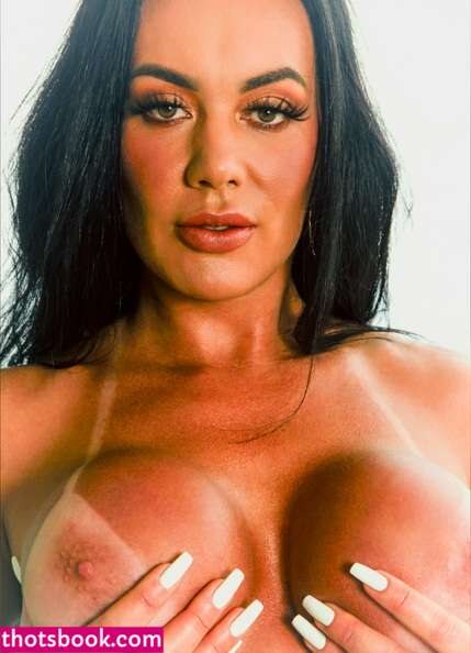 Juliane Zillmann Photo #12