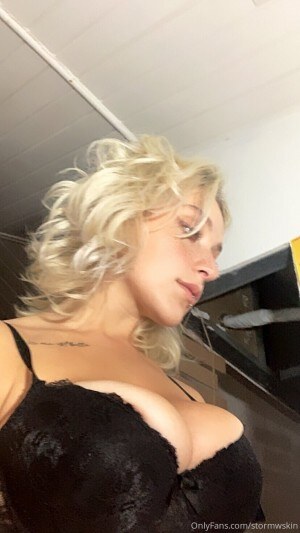 Lola Janussi Photo #24