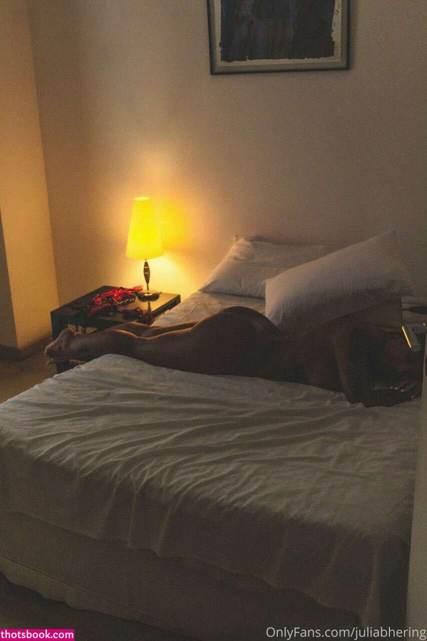 Julia Bhering Photo #19