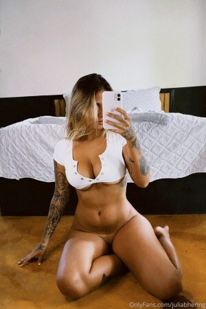 Julia Bhering Photo #23