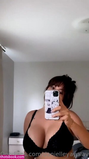 Danielley Ayalaa Video #31