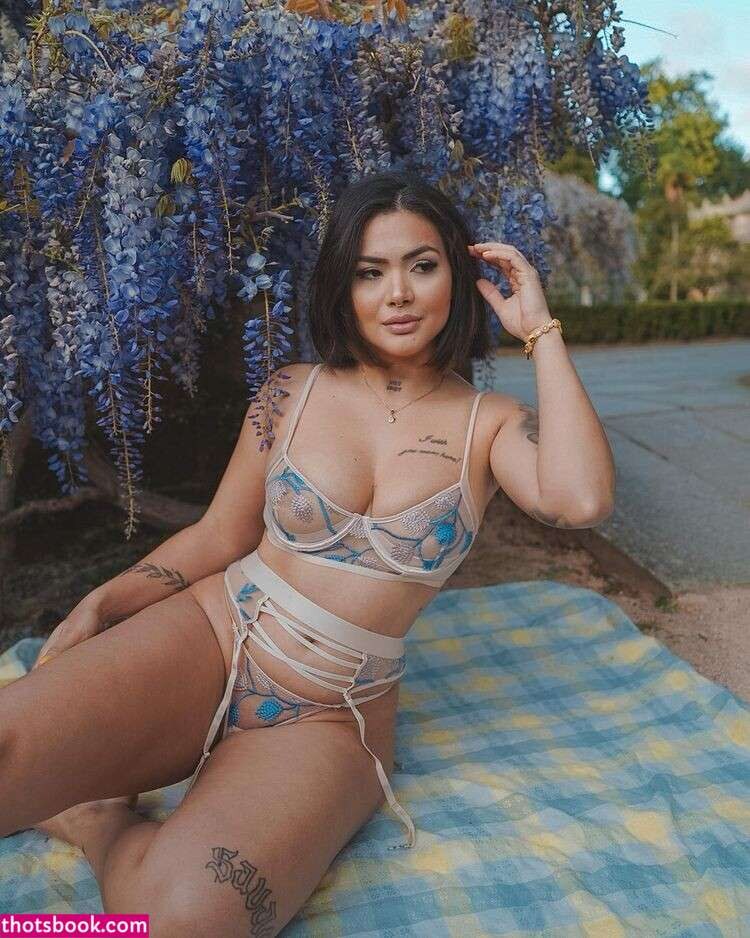 Michellen Cristina Photo #6