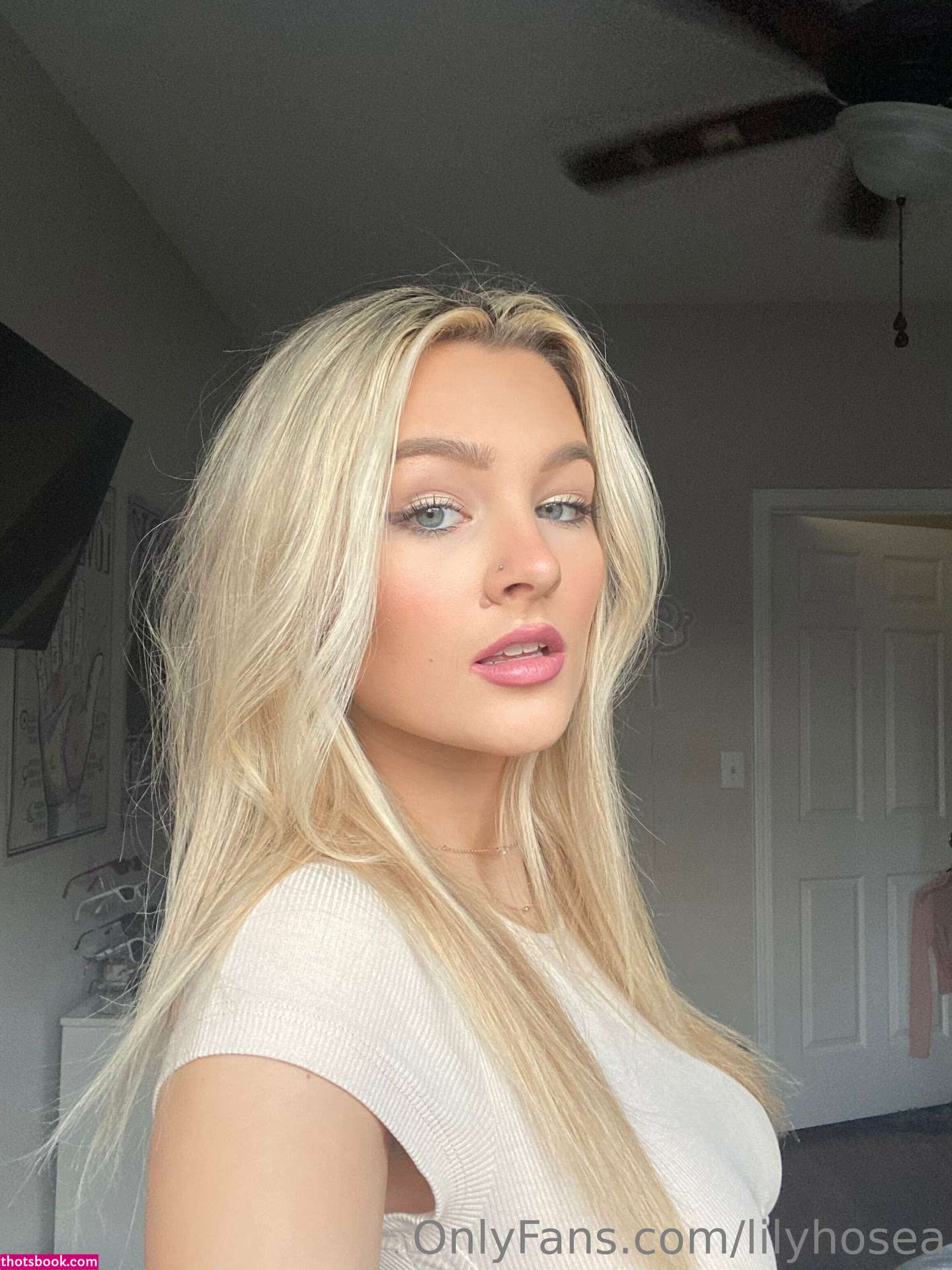 Lily Hosea Photo #40