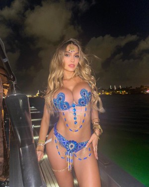 Lyna Perez Photo #27