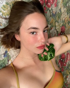 Amelie Manzoli Post #1