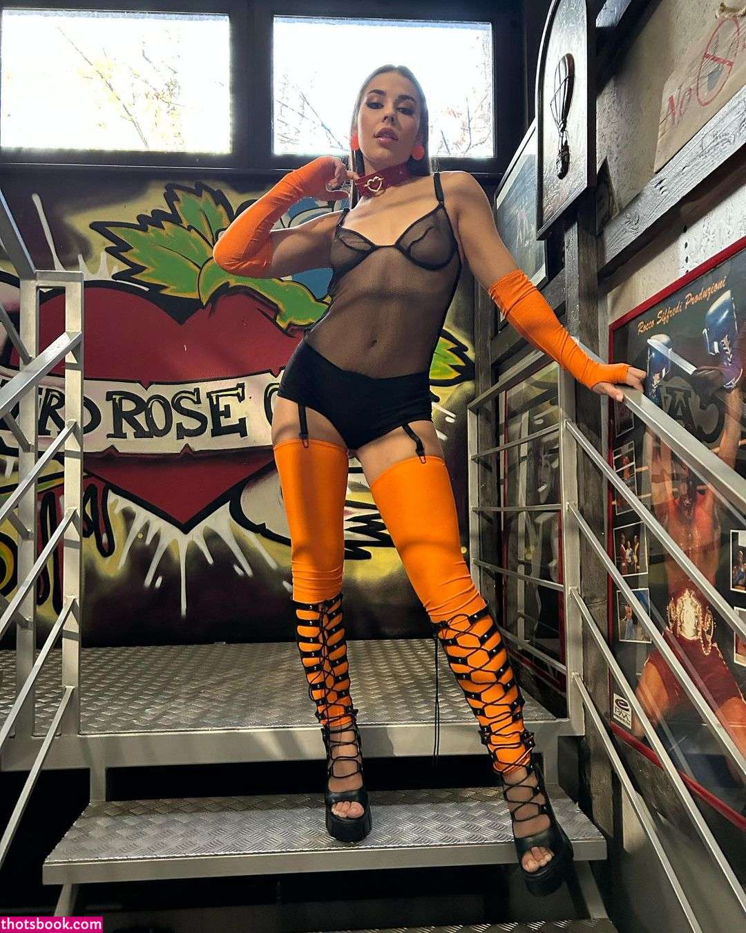 Milan Cheek Photo #10