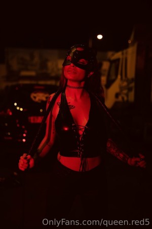 Queen Red Photo #63