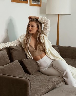 Morena Beltran Photo #24