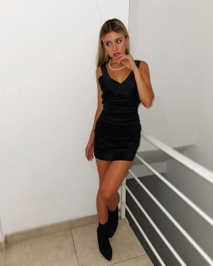 Morena Beltran Photo #31