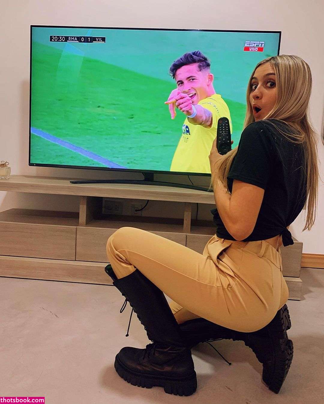 Morena Beltran Photo #97