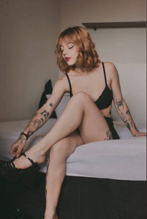 Brenda Zelinski Photo #10