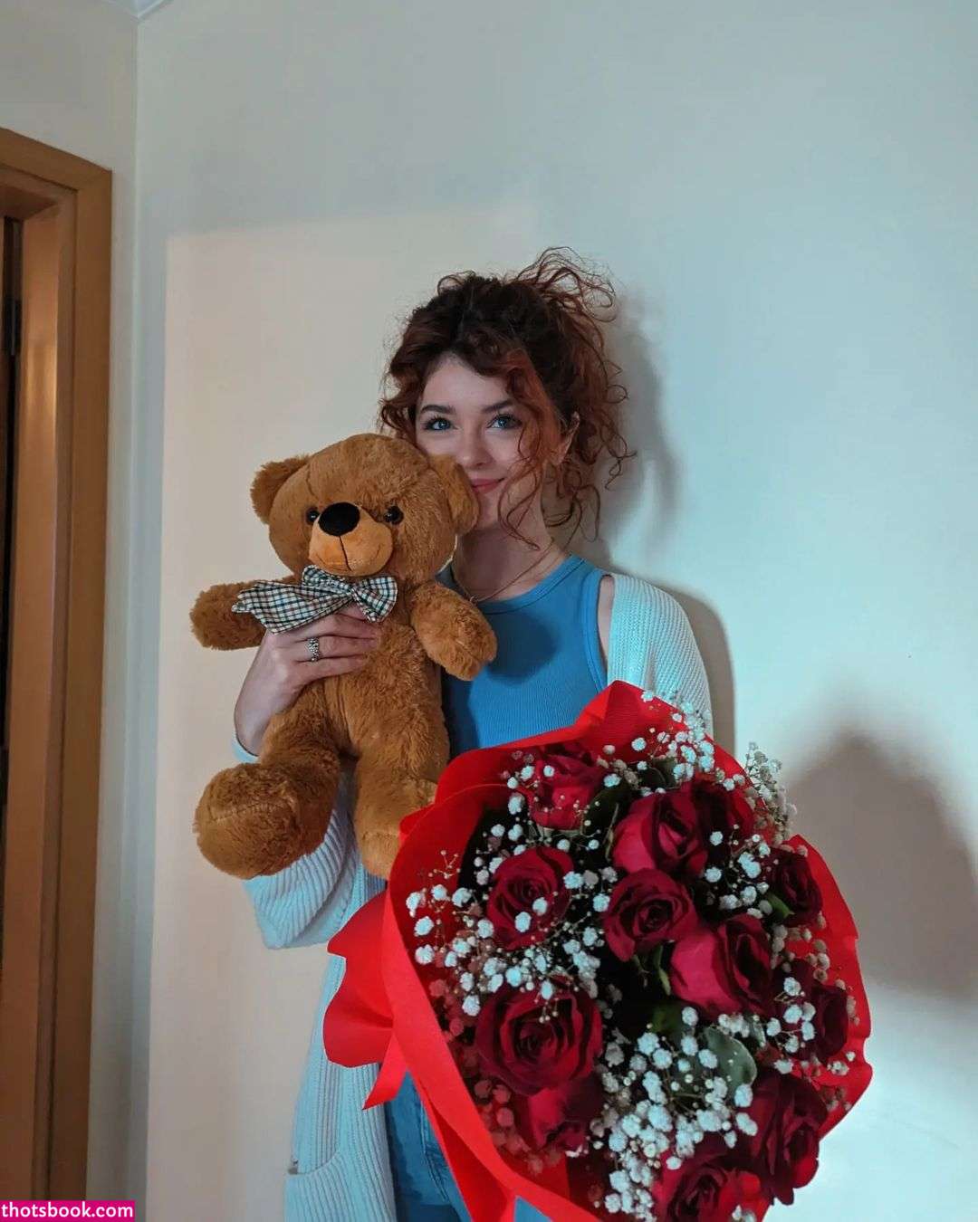 Chloe Lockley Photo #26