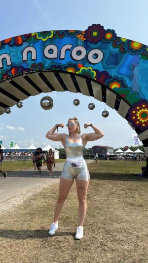 Pineapplebrat Photo #26