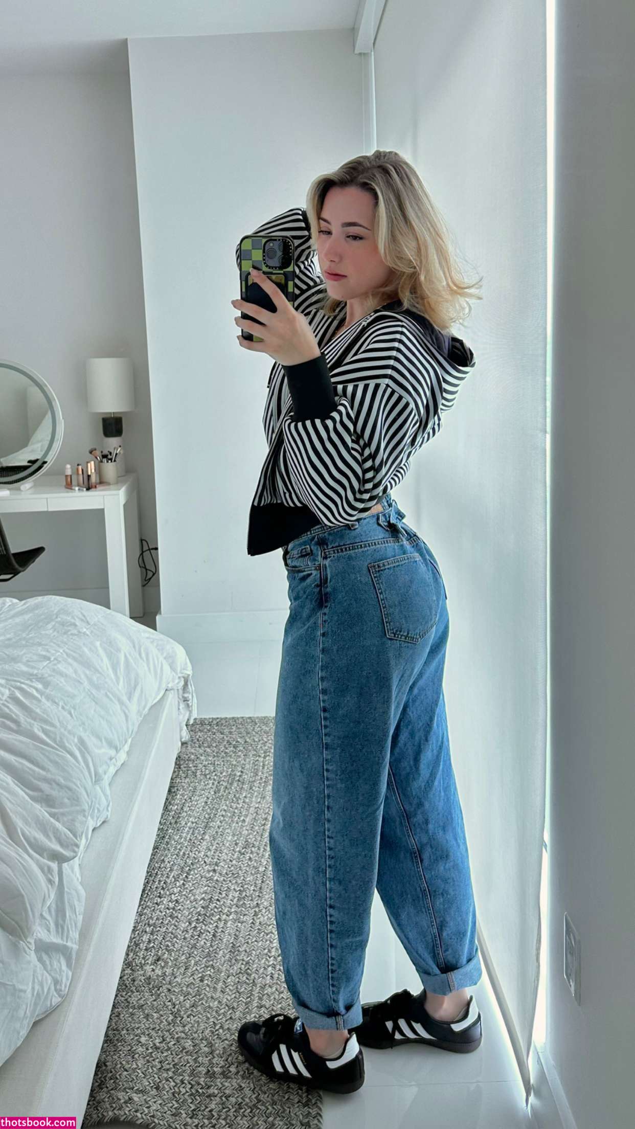 Pineapplebrat Photo #42