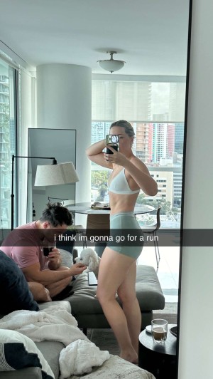 Pineapplebrat Photo #44