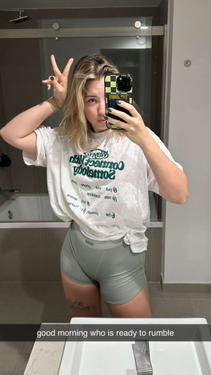 Pineapplebrat Photo #82