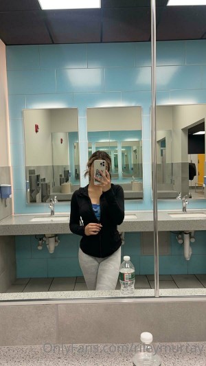 Riley Murray Photo #106