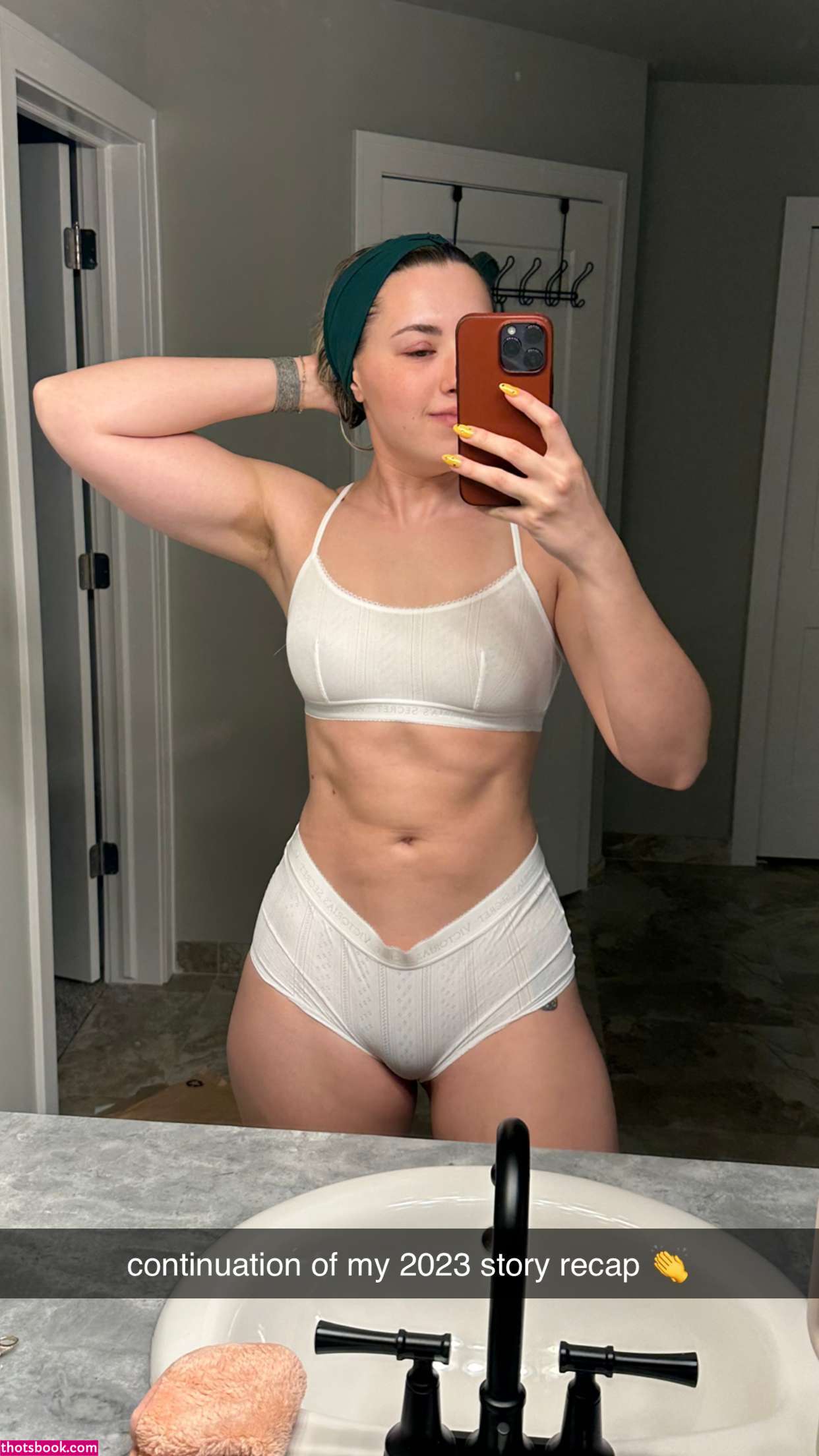 Pineapplebrat Photo #128