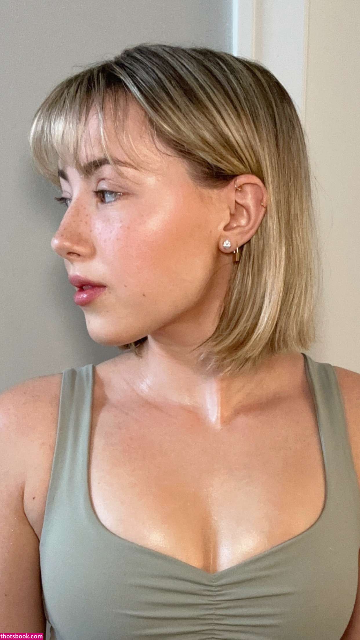 Pineapplebrat Photo #131