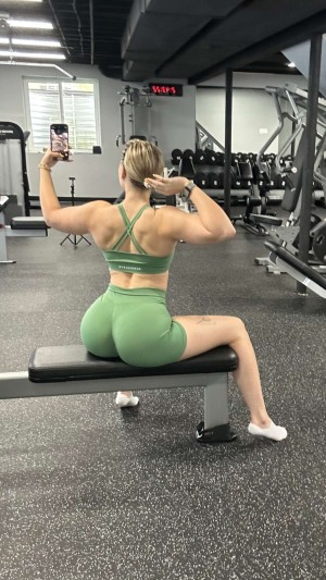 Pineapplebrat Photo #136