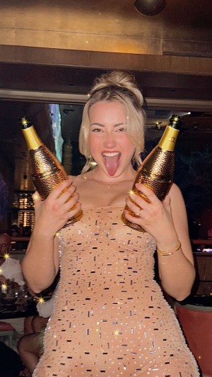 Pineapplebrat Photo #181