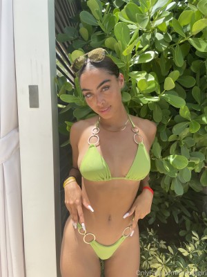 Undercover Freak Photo #23