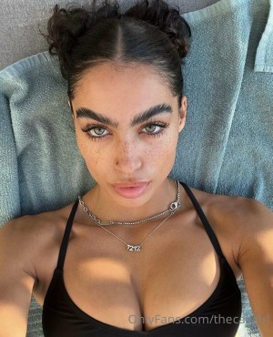 Undercover Freak Photo #26