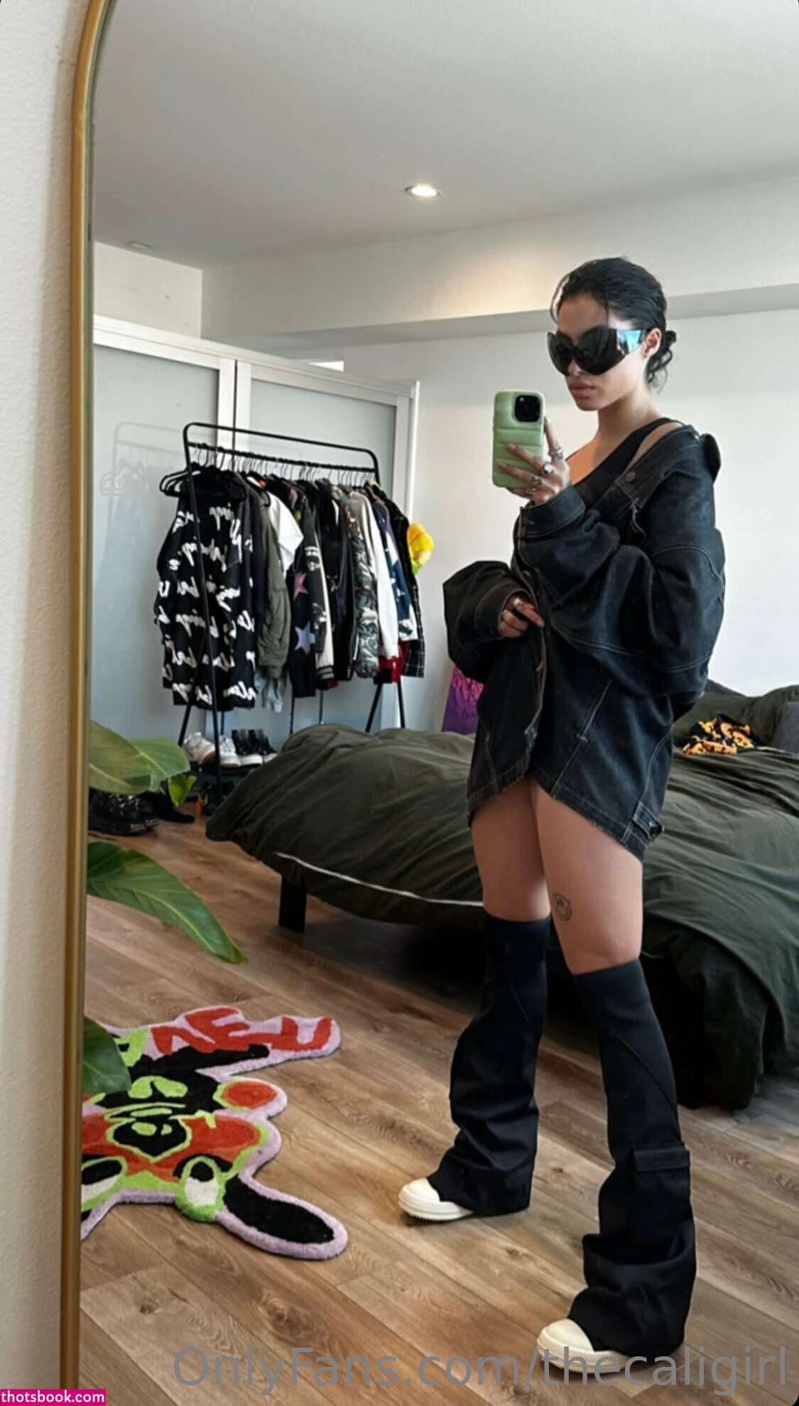 Undercover Freak Photo #55