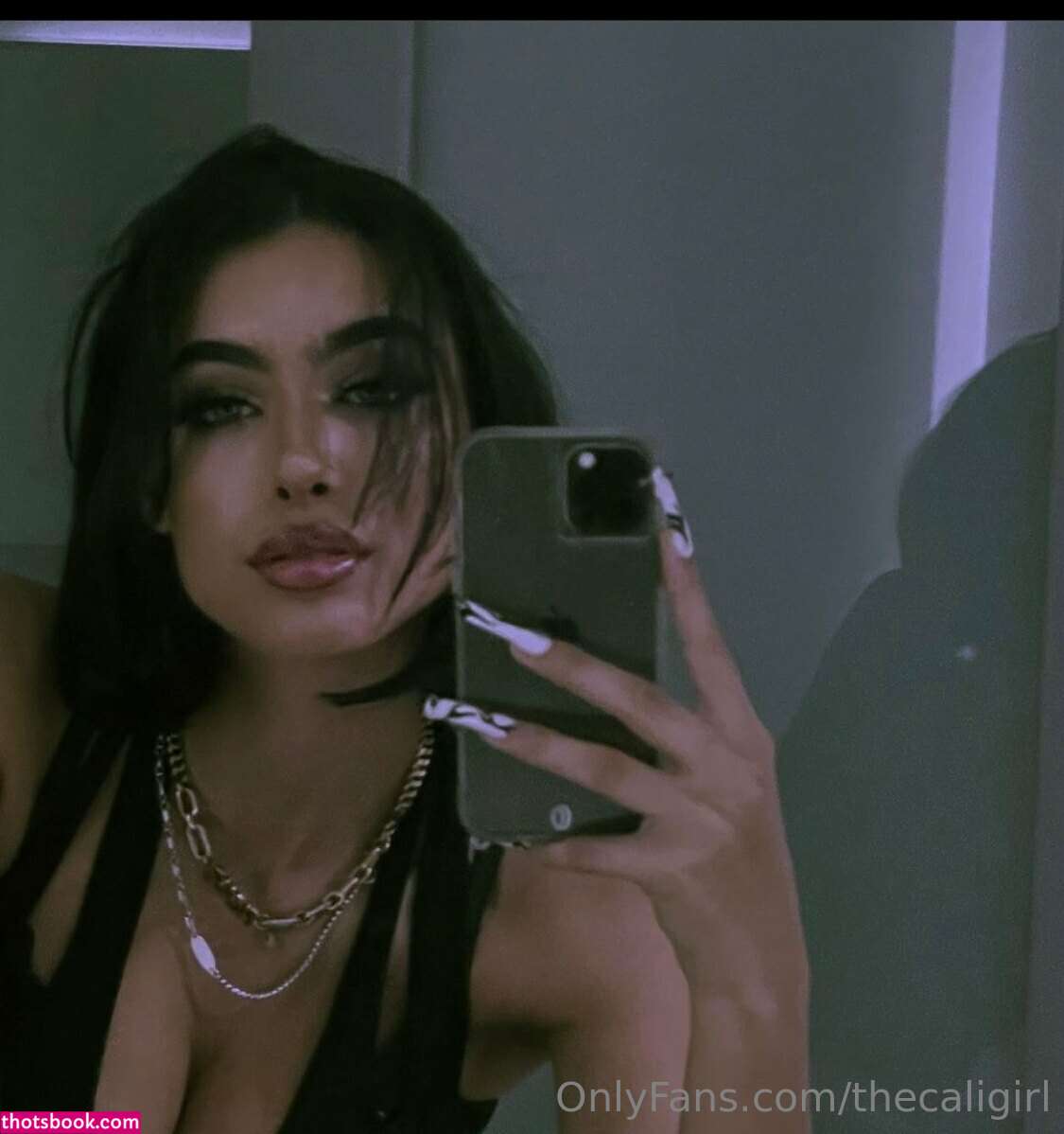 Undercover Freak Photo #63