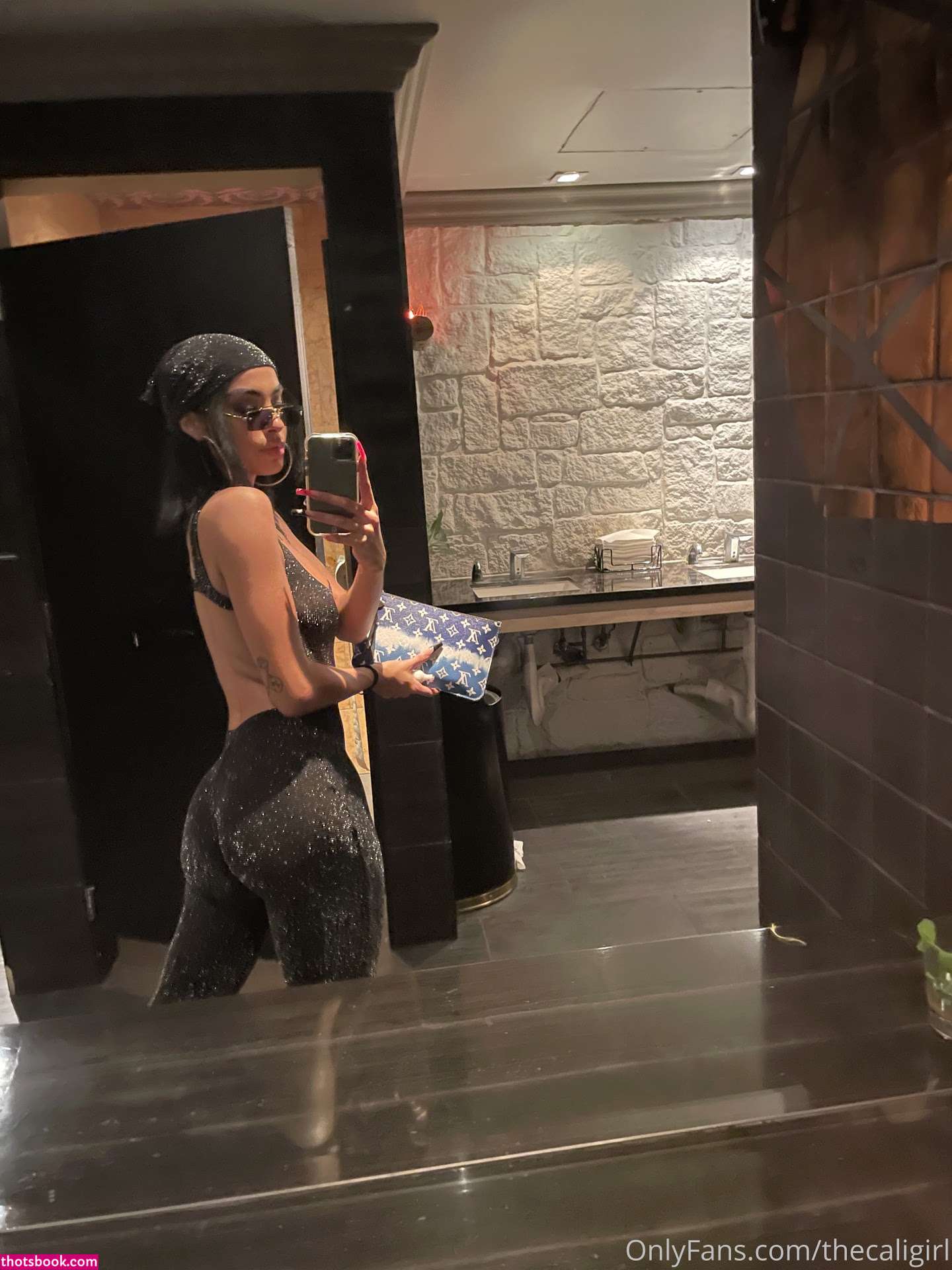 Undercover Freak Photo #68