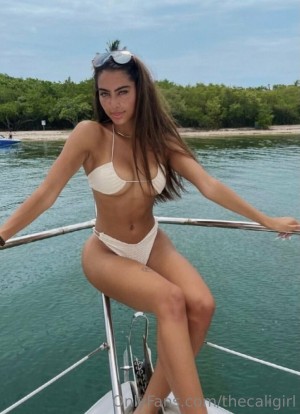 Undercover Freak Photo #96