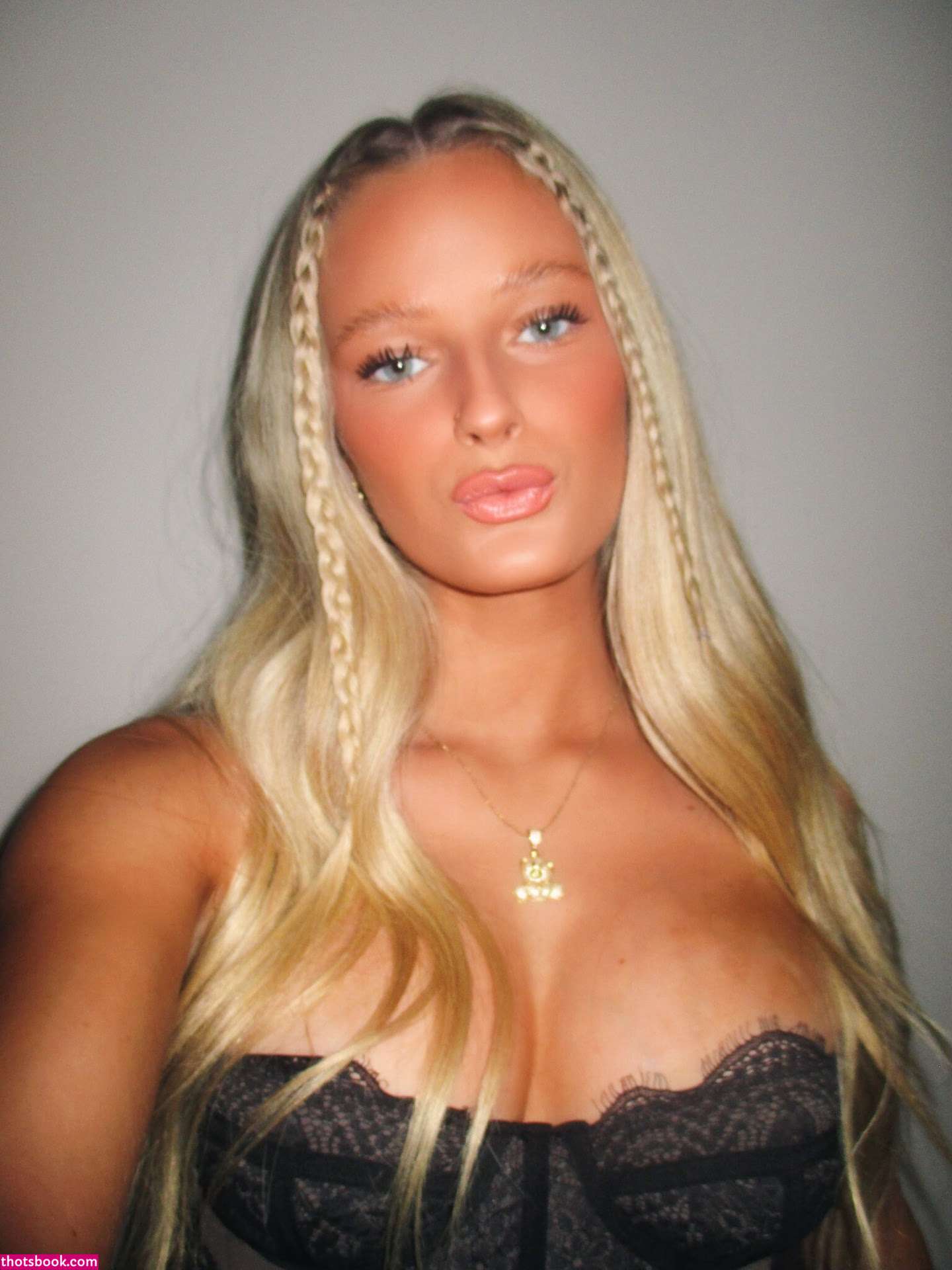 Annika Peterson Photo #35