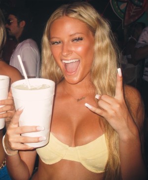 Annika Peterson Photo #54