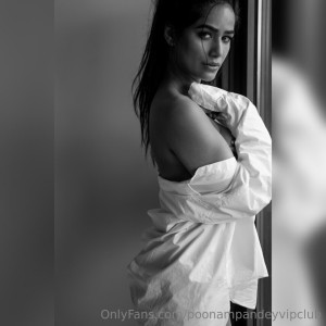 Poonam Pandey Photo #9