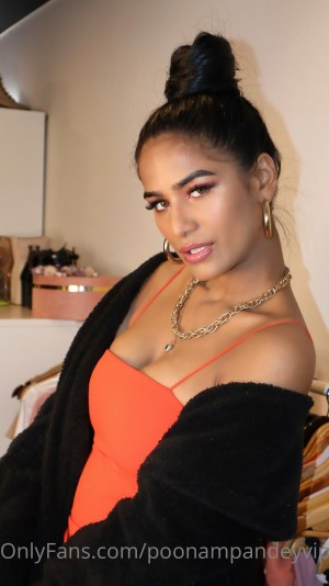 Poonam Pandey Photo #13