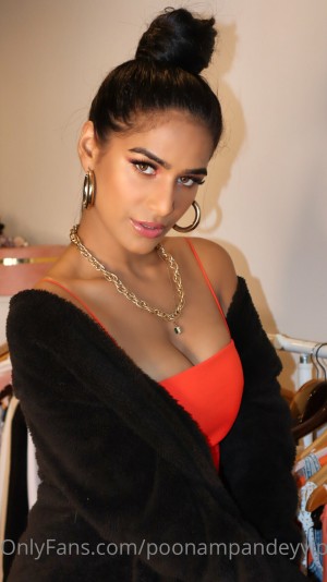Poonam Pandey Photo #14