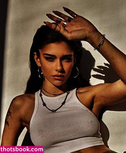 Milana Vino Photo #7