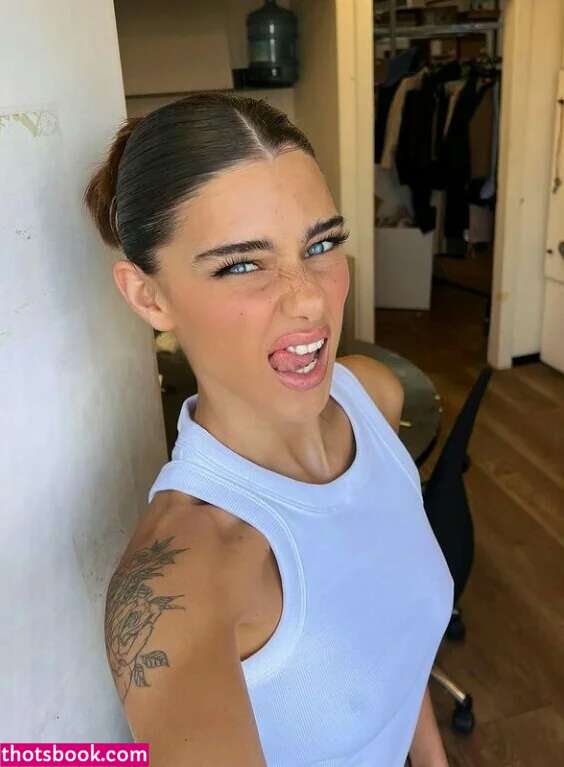 Milana Vino Photo #37