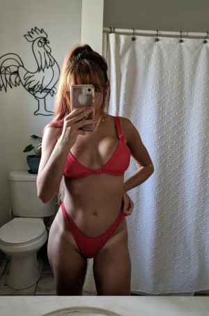 Molly Dixx Photo #1