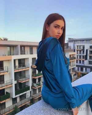 Sophie Rayne Photo #19