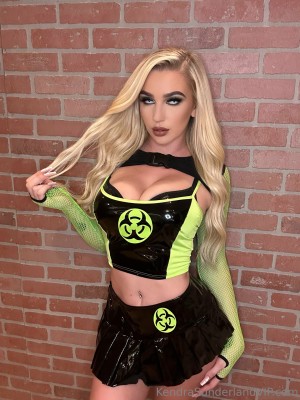 Kendra Sunderland Photo #244