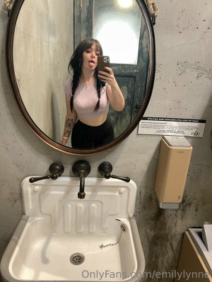 Emily Lynne Photo #217