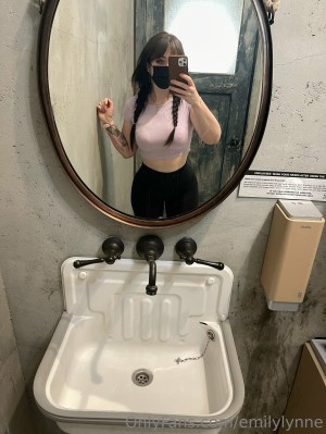 Emily Lynne Photo #236