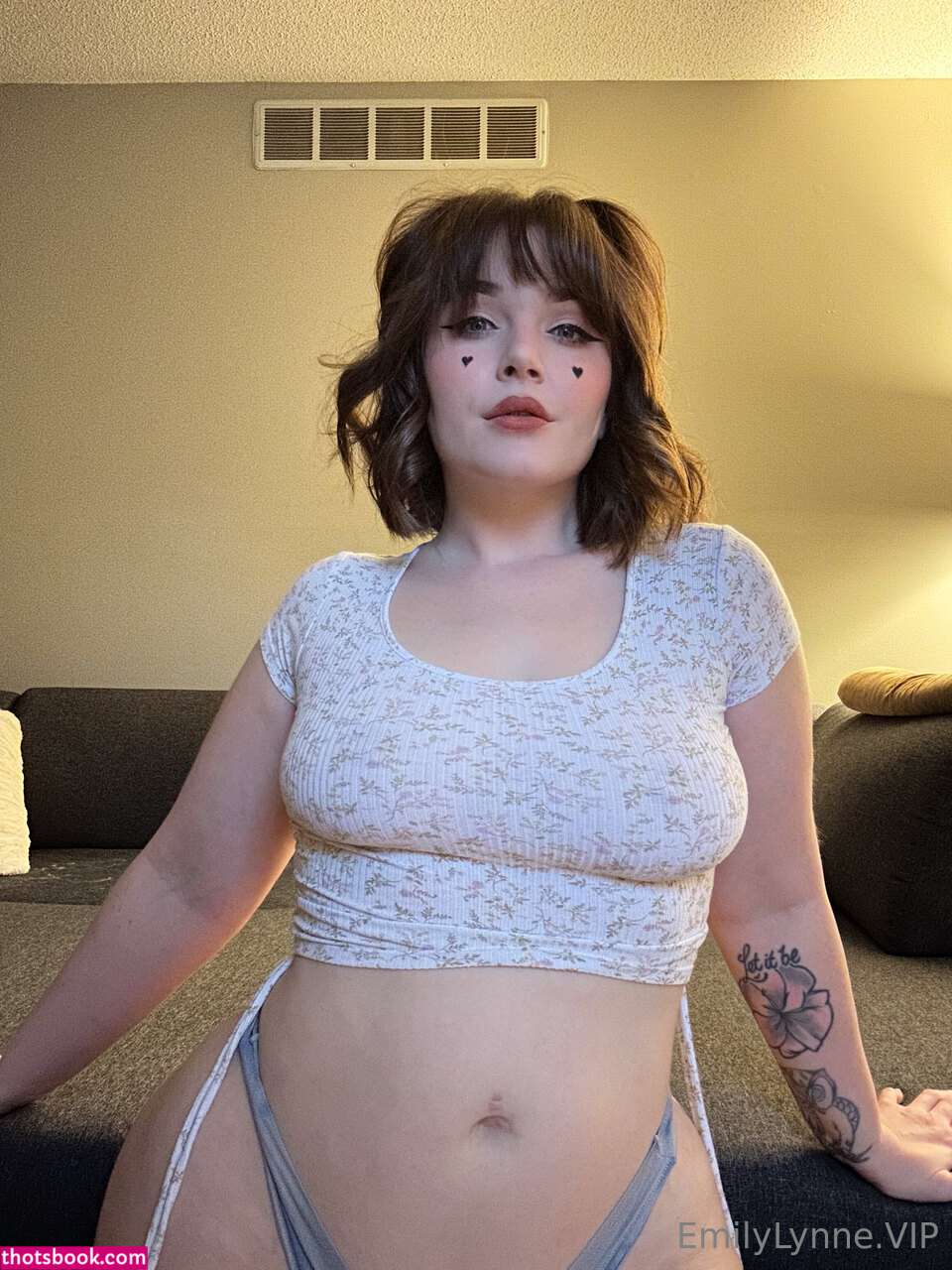 Emily Lynne Photo #331