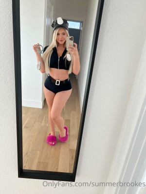 Summer Brookes Photo #1