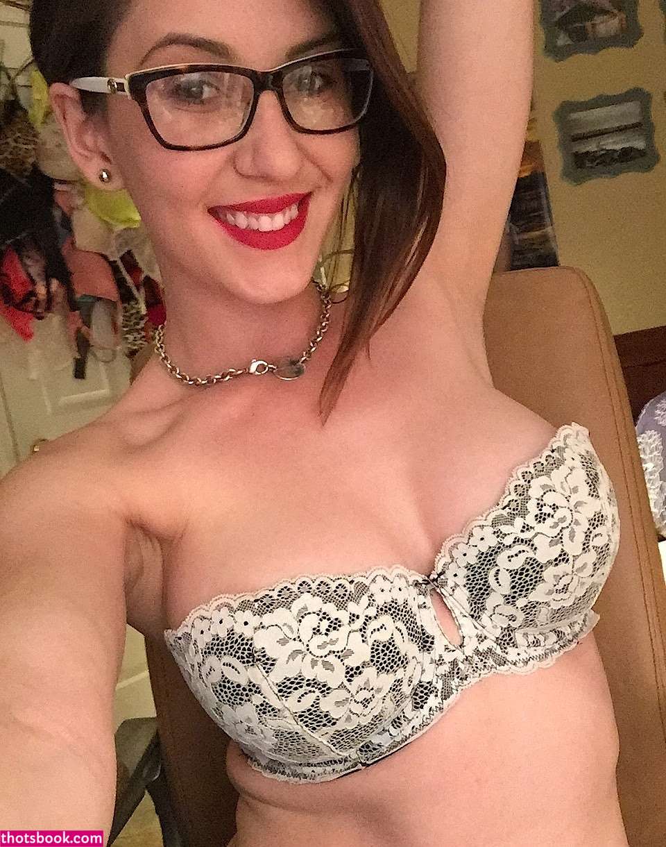 Amber Hahn Photo #181