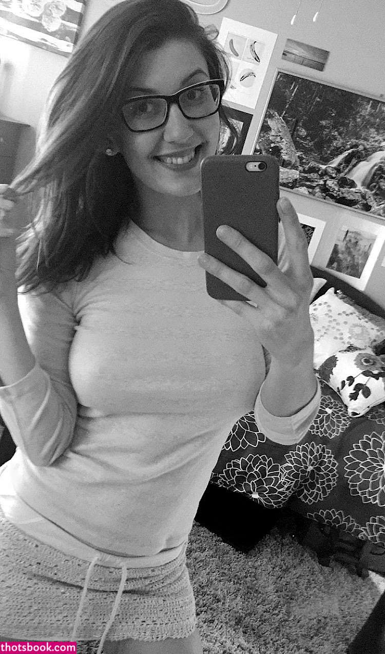 Amber Hahn Photo #204